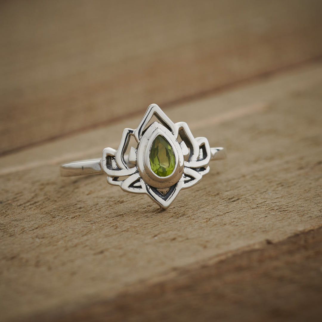 August Birthstone: Peridot