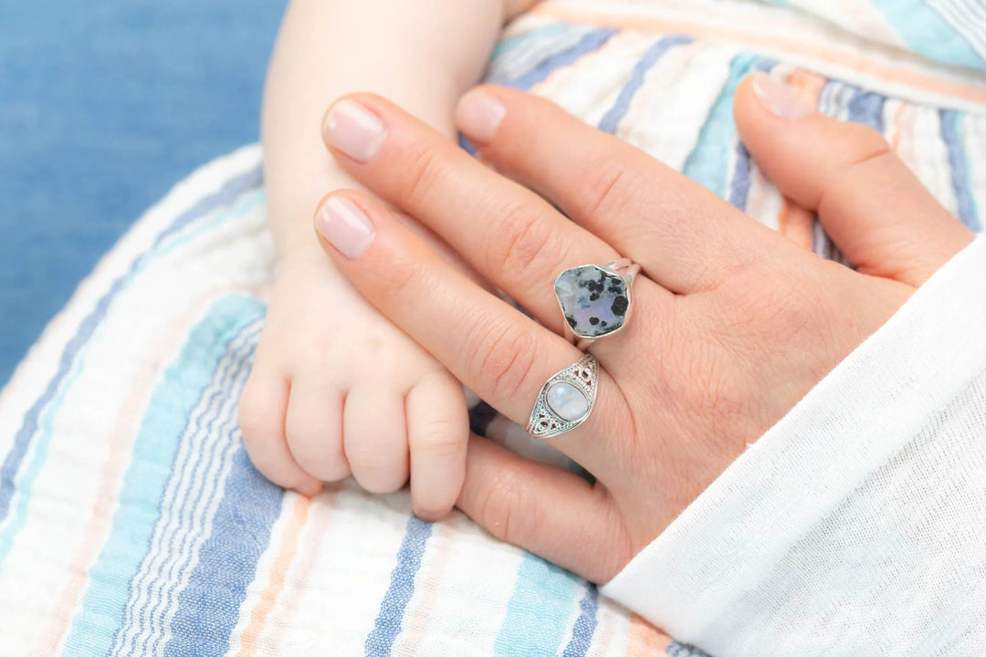 5 Meaningful Gemstones to Honor Your Mom