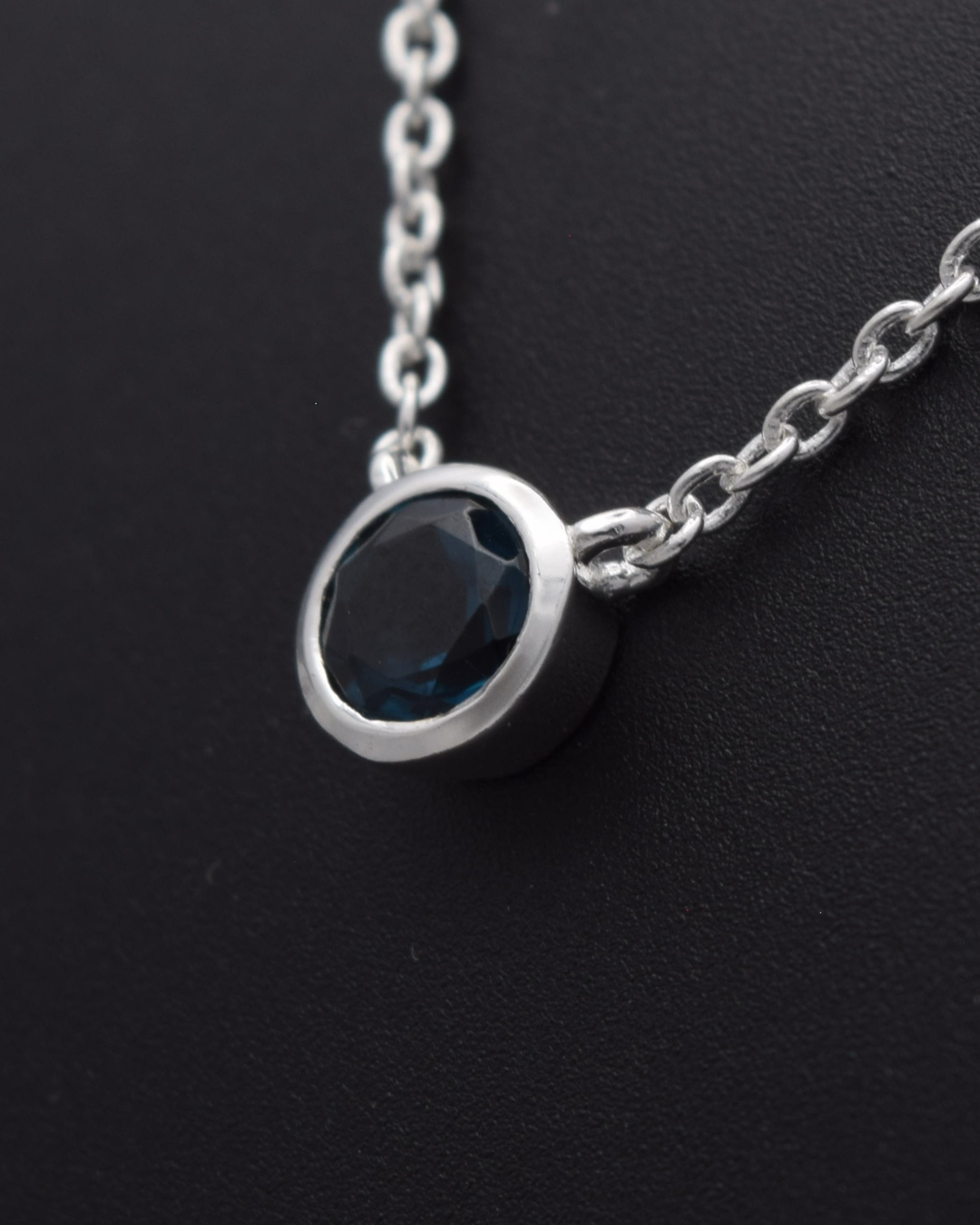 London Blue Topaz Aurora Necklace | Silvaria