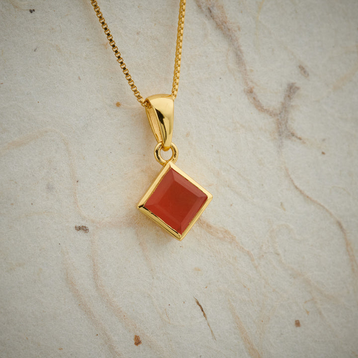 Carnelian Everyday Gold Pendant