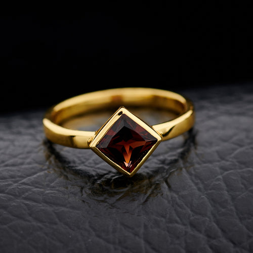 Garnet Everyday Gold Ring