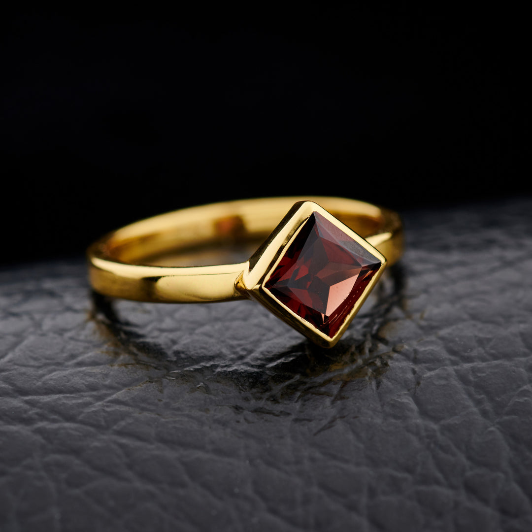 Garnet Everyday Gold Ring