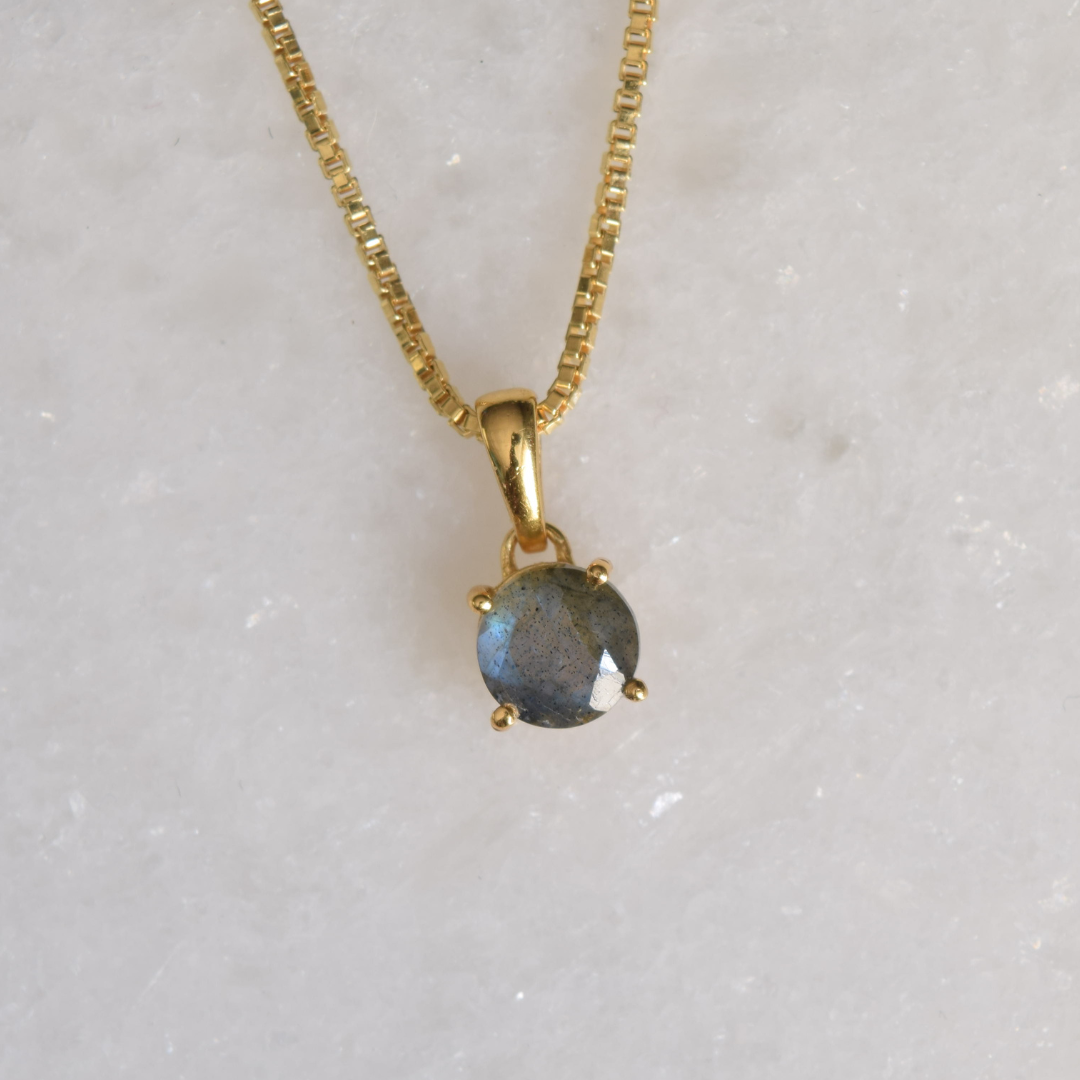 Labradorite Everyday Gold Pendant