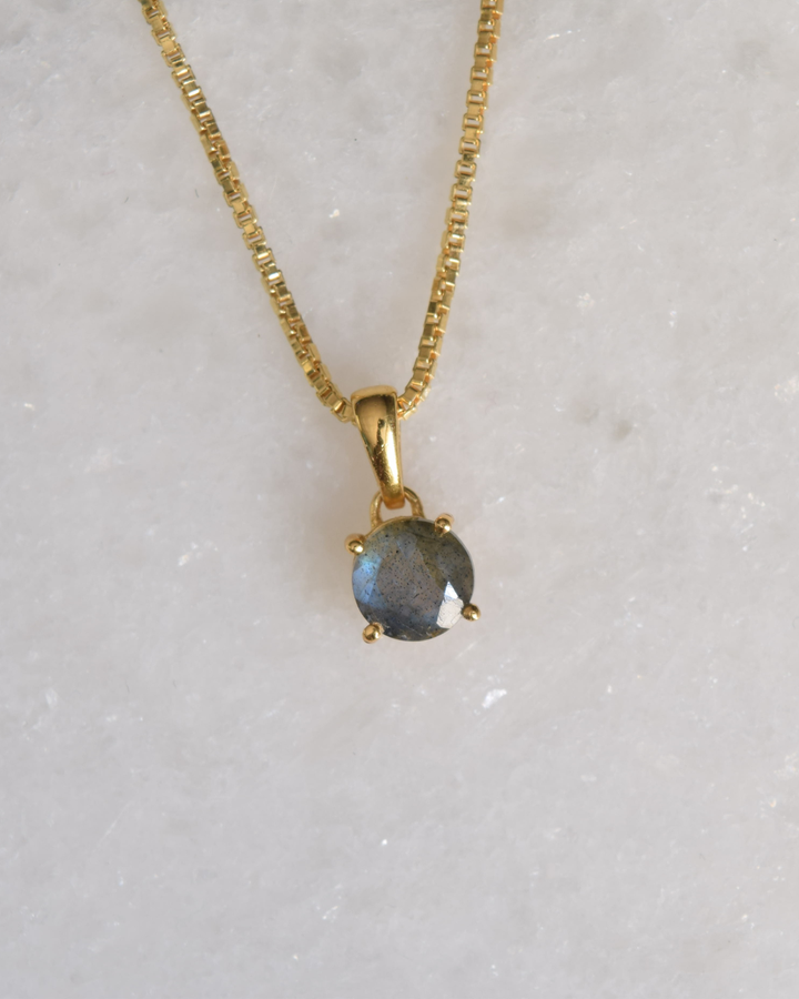 Labradorite Everyday Gold Pendant