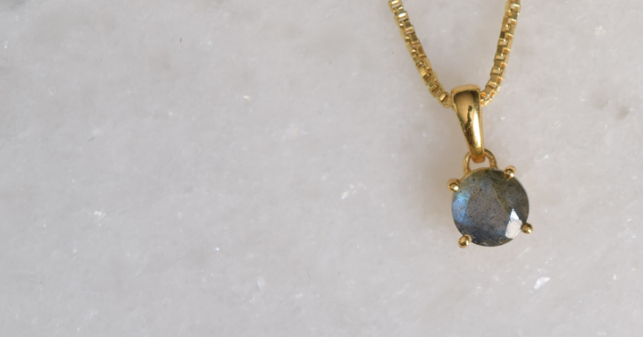 Labradorite Everyday Gold Pendant