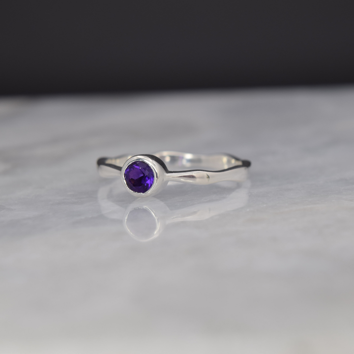 Silvaria Amethyst Wavy Ring