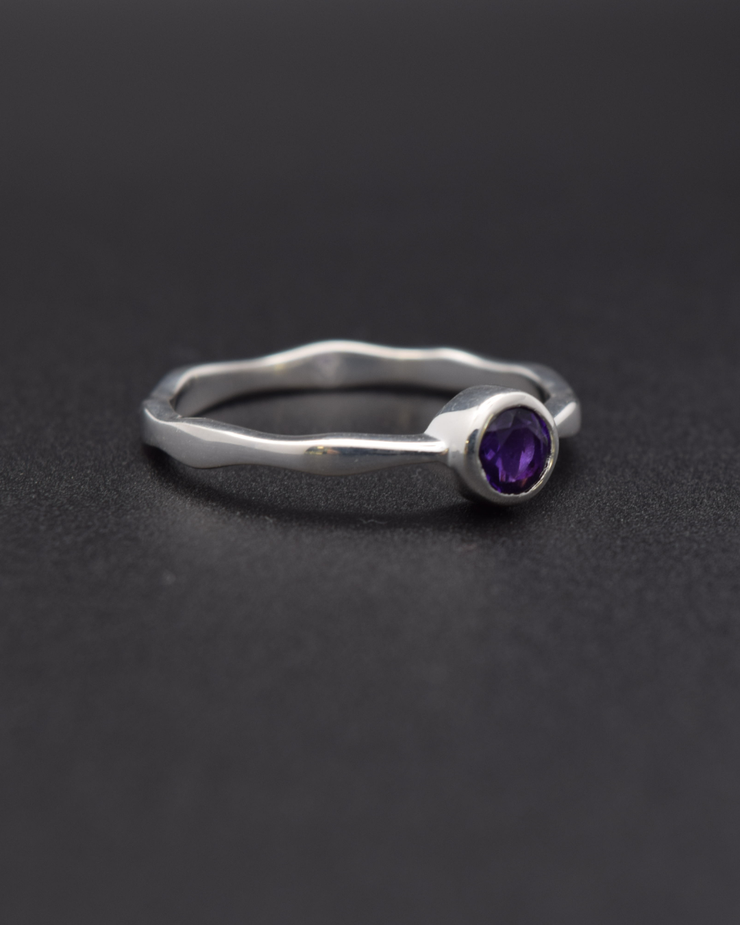 Silvaria Amethyst Wavy Ring