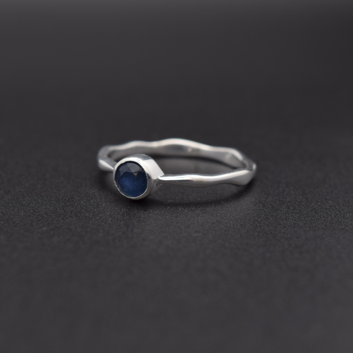 Silvaria Sapphire Wavy Ring
