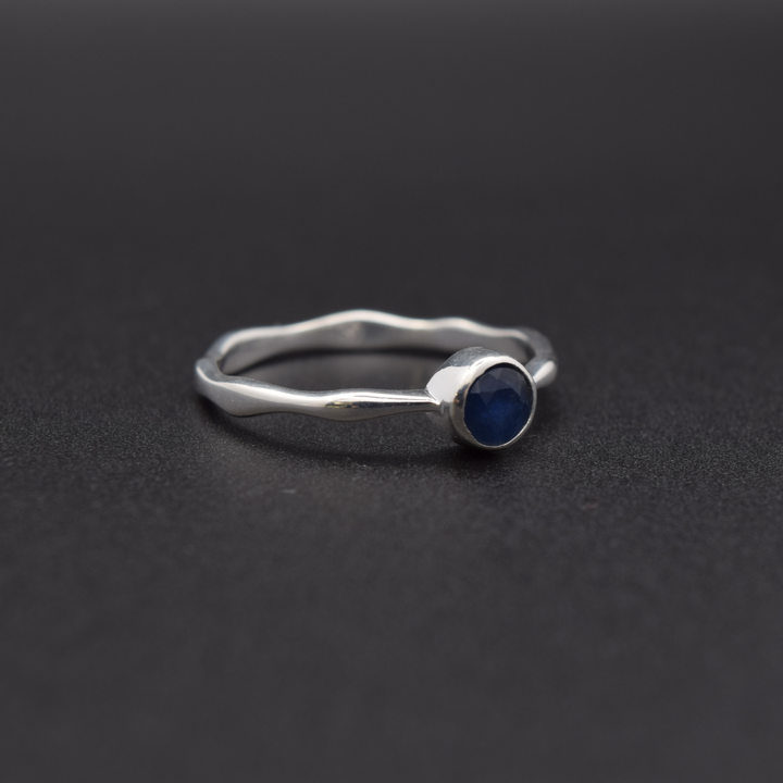 Silvaria Sapphire Wavy Ring