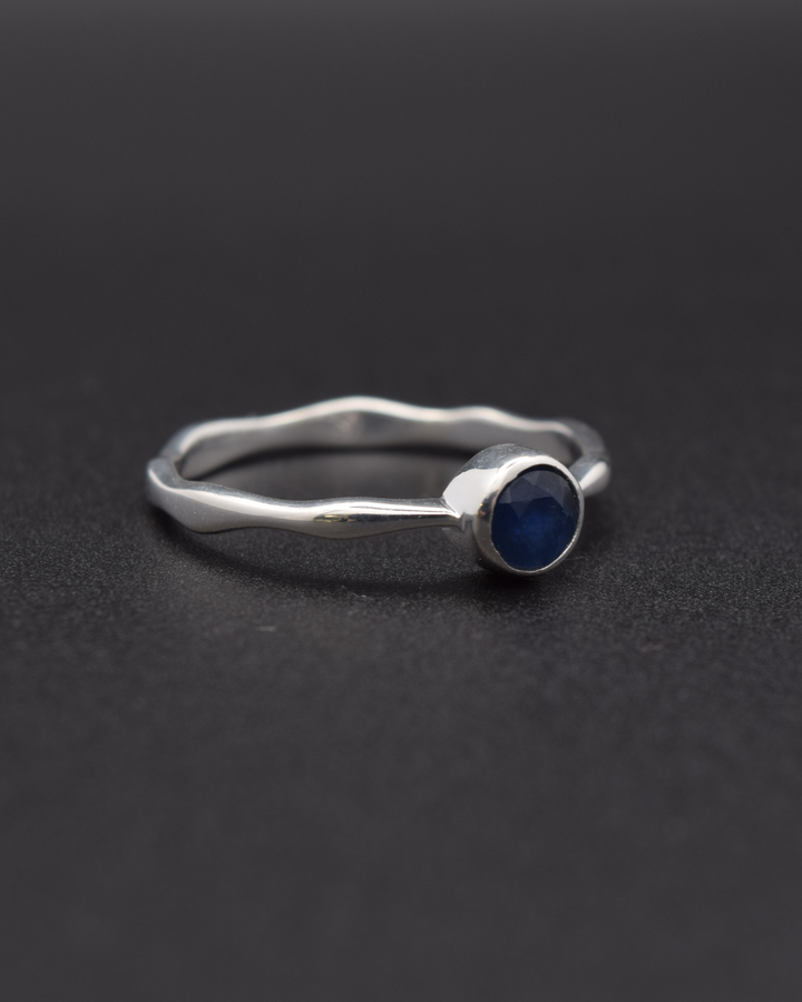 Silvaria Sapphire Wavy Ring