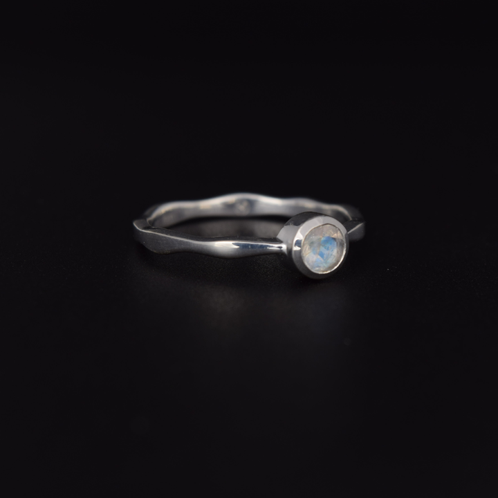 Silvaria Moonstone Wavy Ring