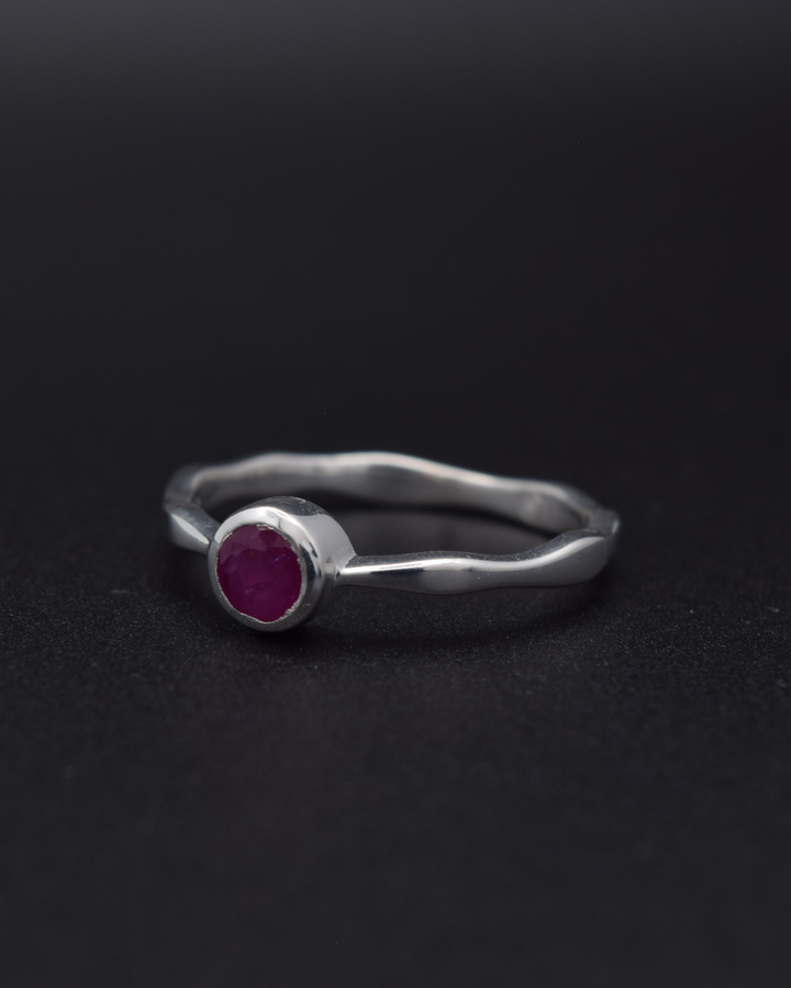 Silvaria Ruby Wavy Ring