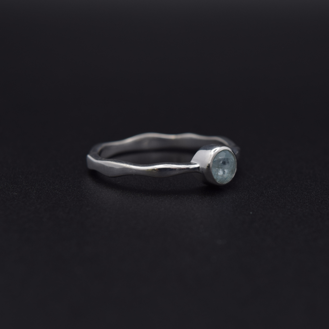 Silvaria Aquamarine Wavy Ring