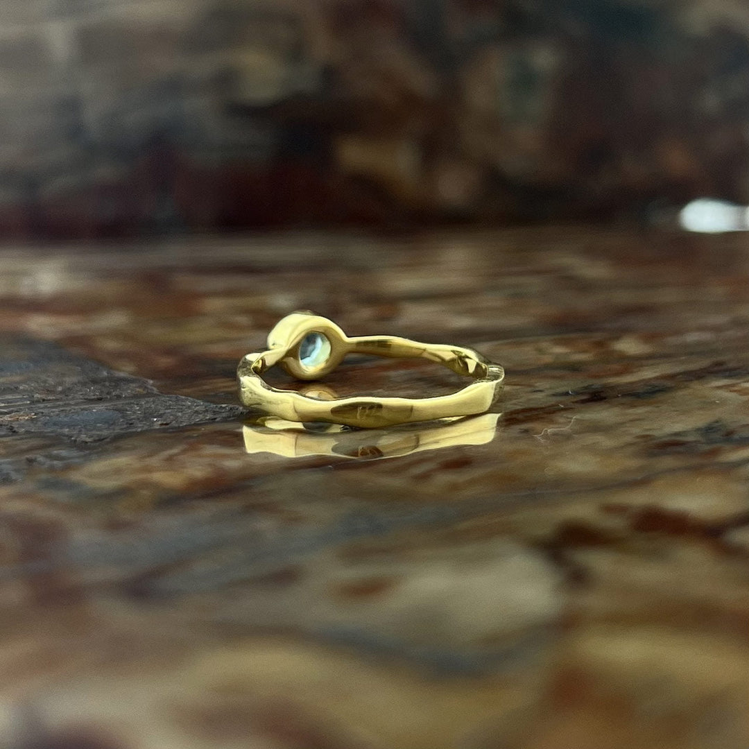 Neon Blue Apatite 18K Vermeil Gold Stackable Wavy Ring