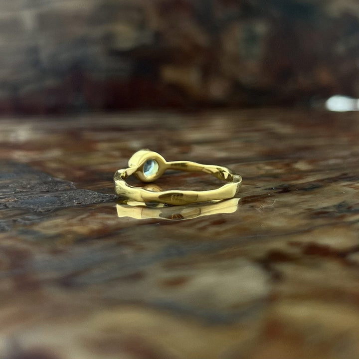 Neon Blue Apatite 18K Vermeil Gold Stackable Wavy Ring