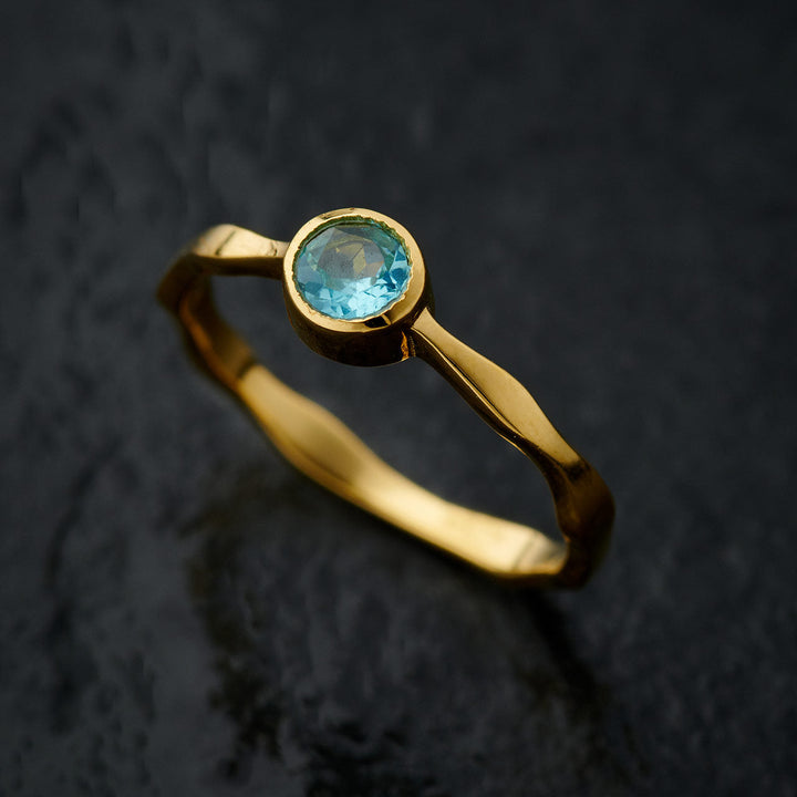 Neon Blue Apatite 18K Vermeil Gold Stackable Wavy Ring