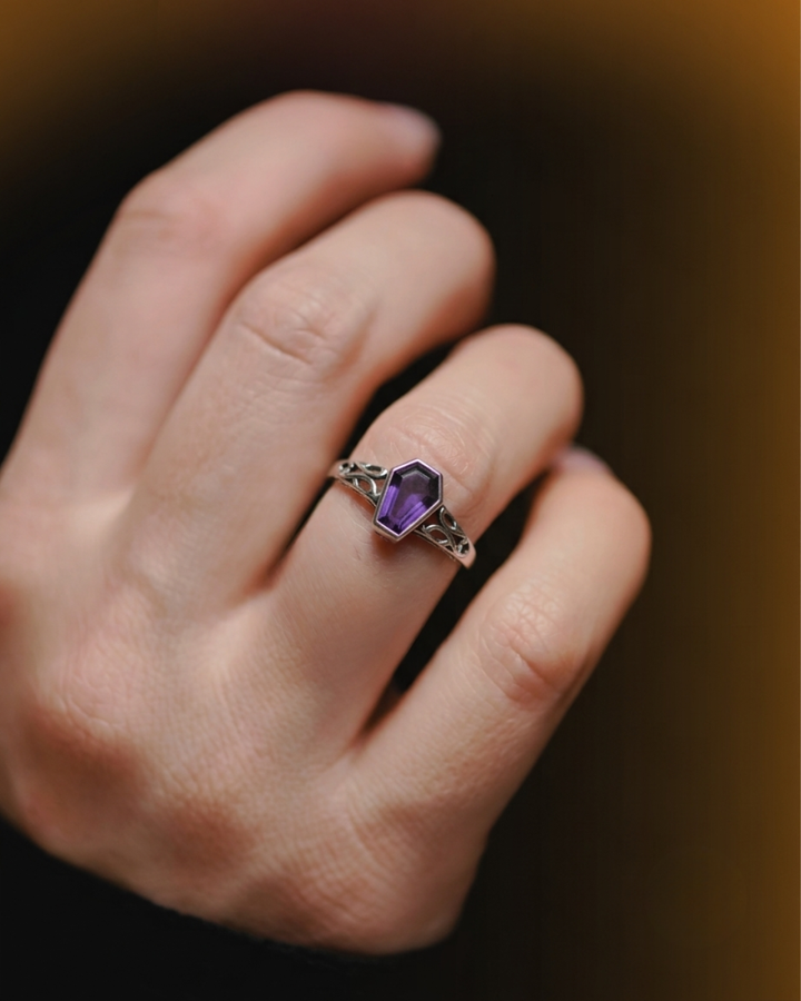 Silvaria Amethyst Coffin Ring