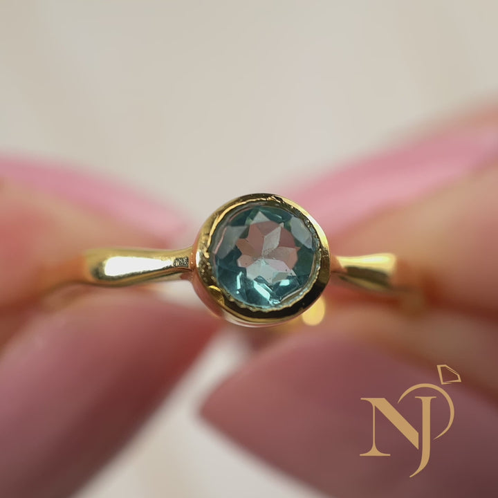 Neon Blue Apatite 18K Vermeil Gold Stackable Wavy Ring